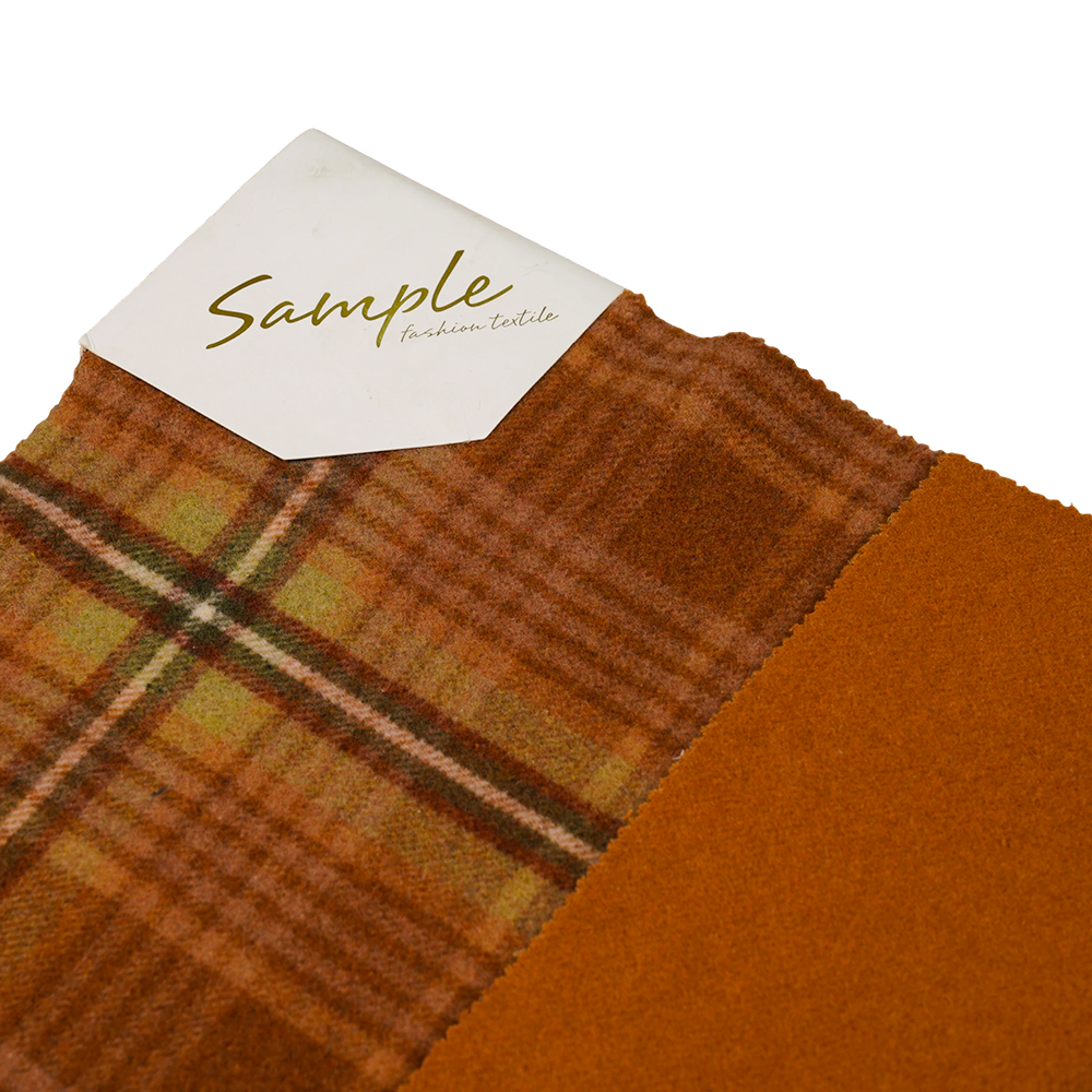 울 50%, 폴리에스테르 40%, 기타섬유 10%, 860G/M, 갈색과 노란색 체크무늬, 벨벳 원단, ML-062142104