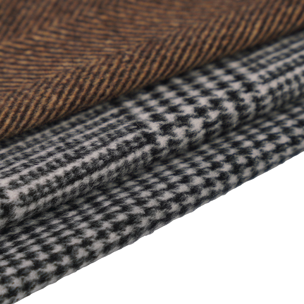 울 50%, 폴리에스터 40%, 기타섬유 10%, 560G/M, 블랙 + 라이트 그레이, 체크무늬 단면 오버코팅 울 원단, ML-1010015