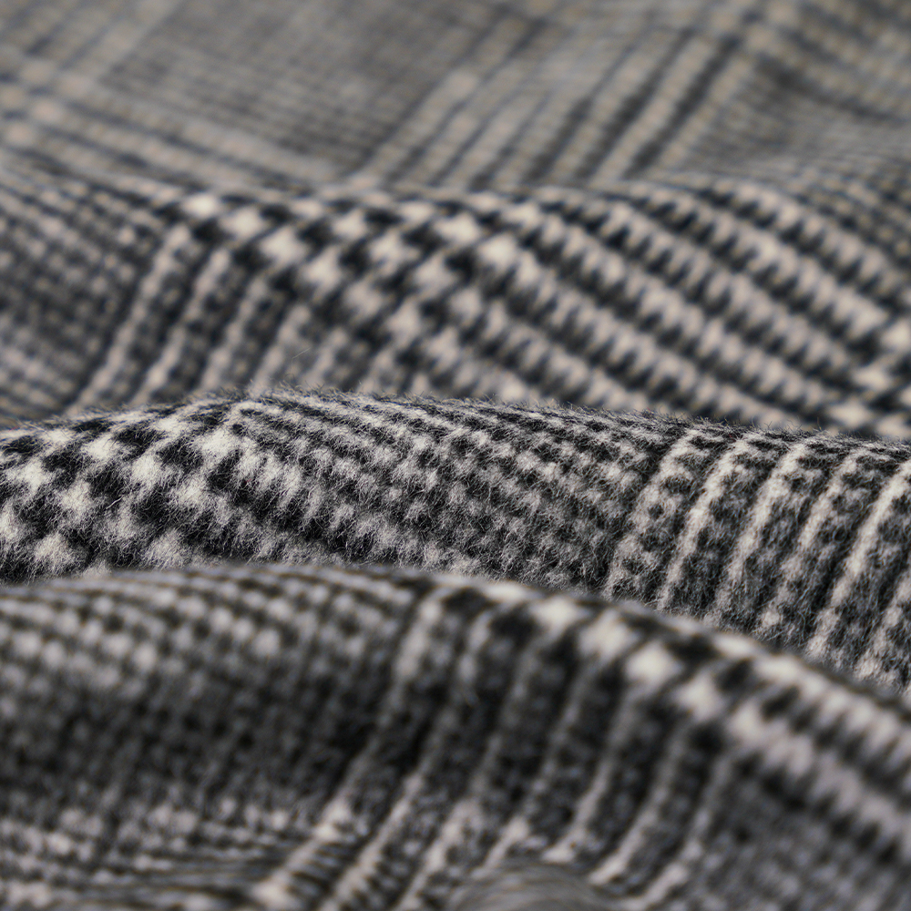 울 50%, 폴리에스터 40%, 기타섬유 10%, 560G/M, 블랙 + 라이트 그레이, 체크무늬 단면 오버코팅 울 원단, ML-1010015