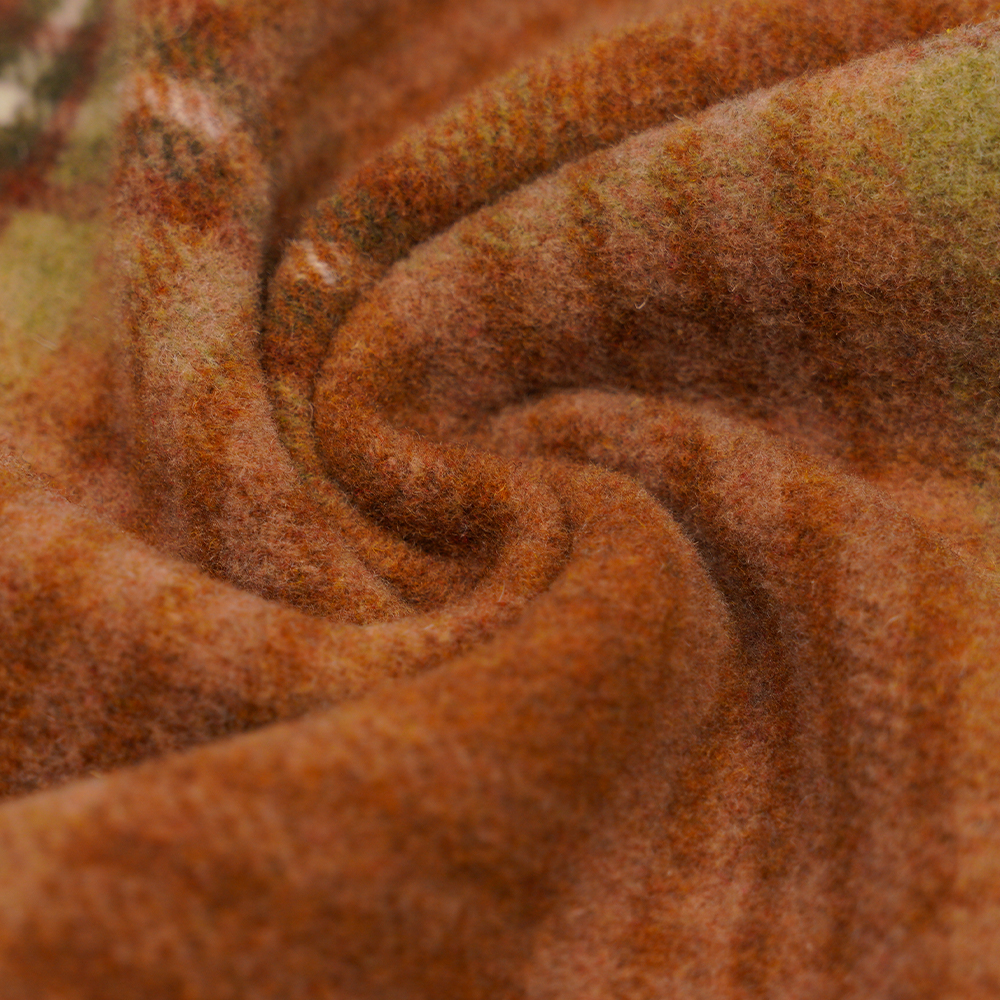 울 50%, 폴리에스테르 40%, 기타섬유 10%, 860G/M, 갈색과 노란색 체크무늬, 벨벳 원단, ML-062142104